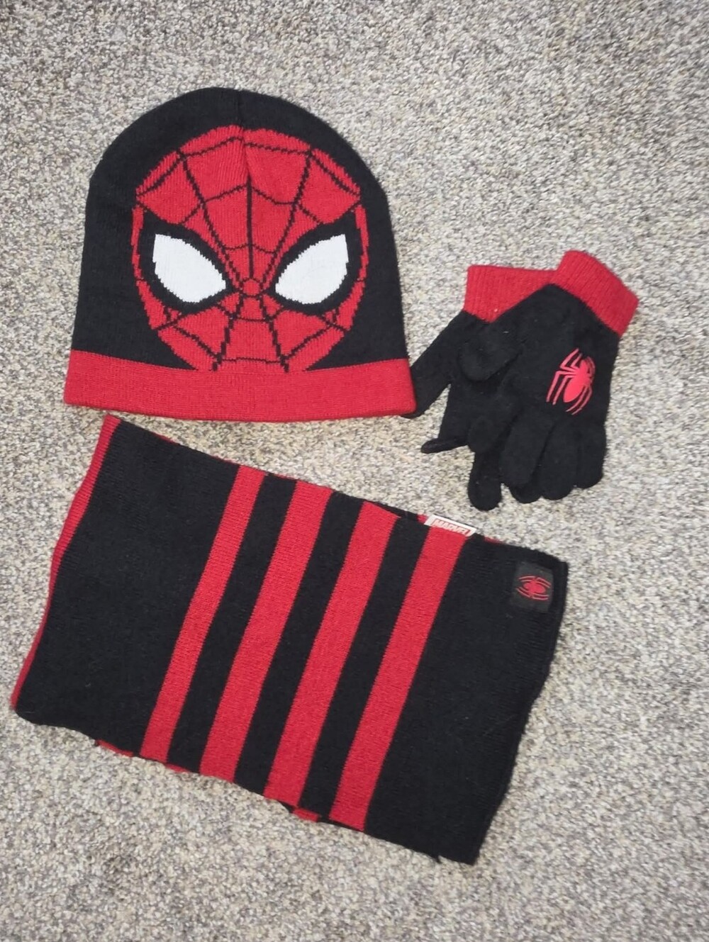 Marvel Spiderm Gloves Hat & Scarf Kids One Size